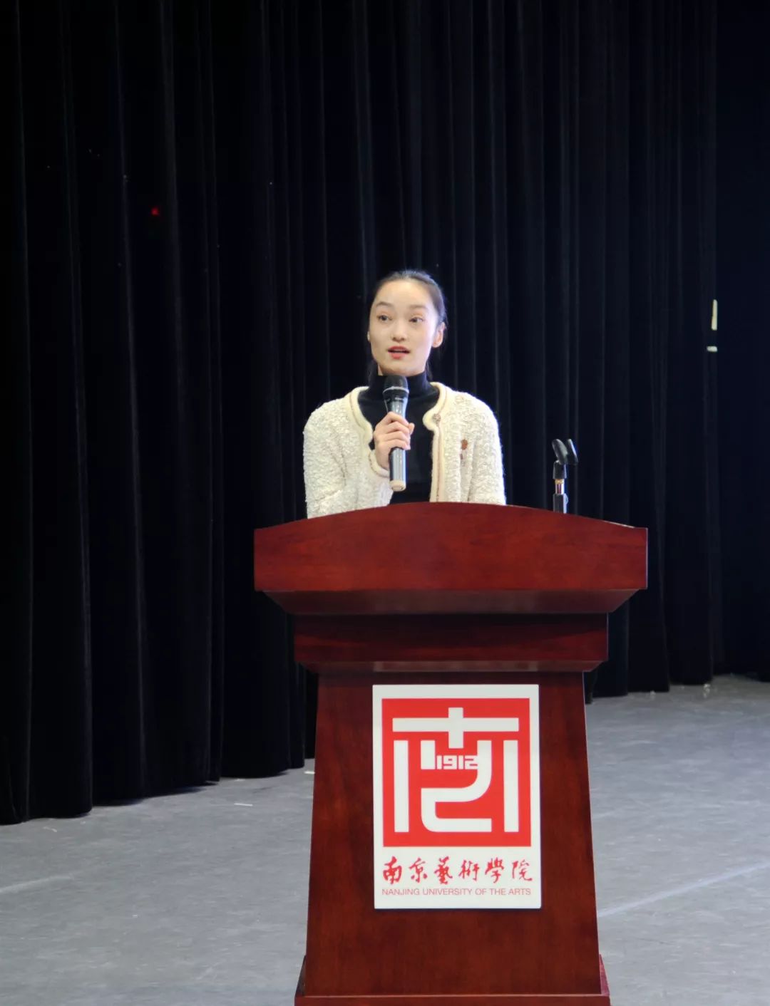 我团南艺舞蹈学院优秀毕业生史赢,冯可欣,陈鹏飞,南艺传媒学院优秀