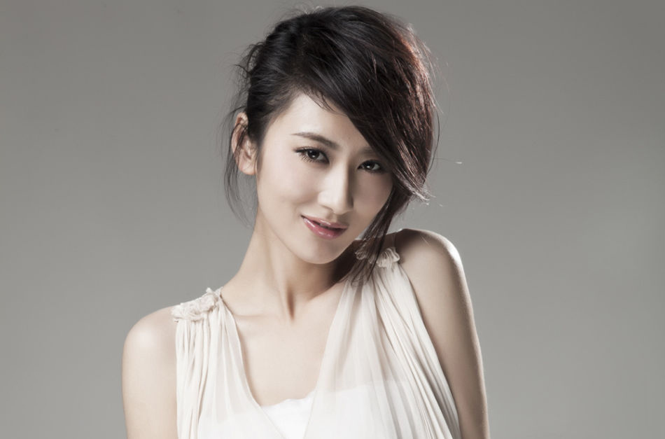 郭珍霓凭借着小师妹何萼华一角给观众留下了深刻的印象.