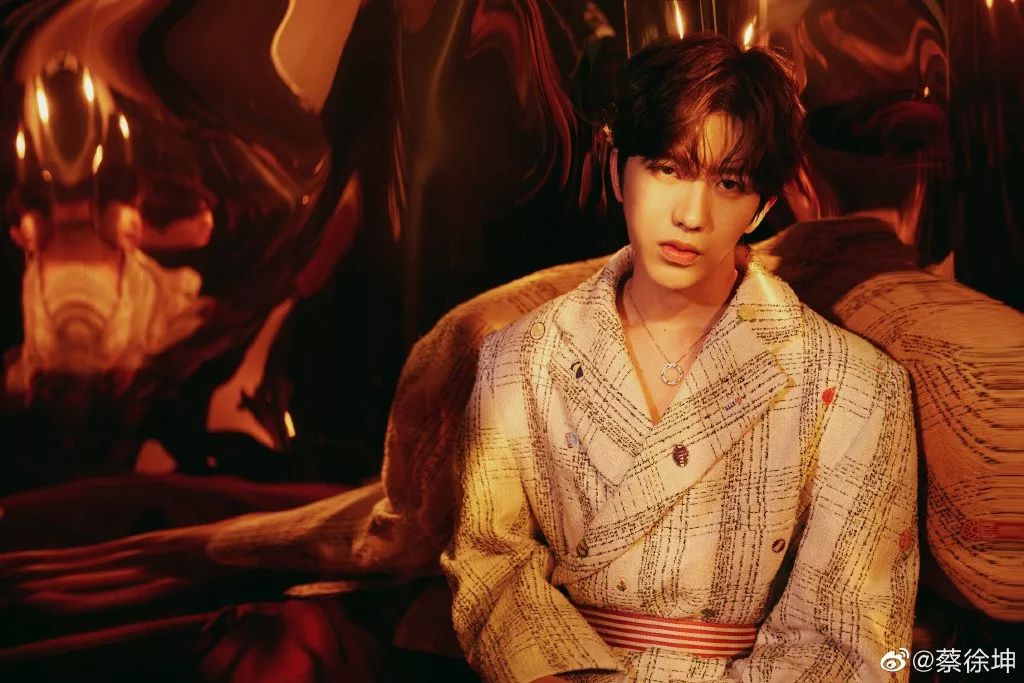 扒姨太爆料:景甜被金主嫌弃?哇唧唧哇发新女团