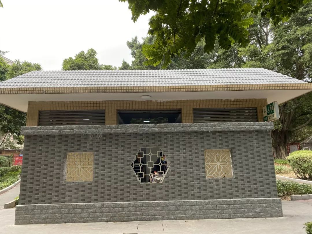 大家喜欢我的不仅是中国风的屏风,浅蓝色的瓦砾,暖黄色的外墙,还有