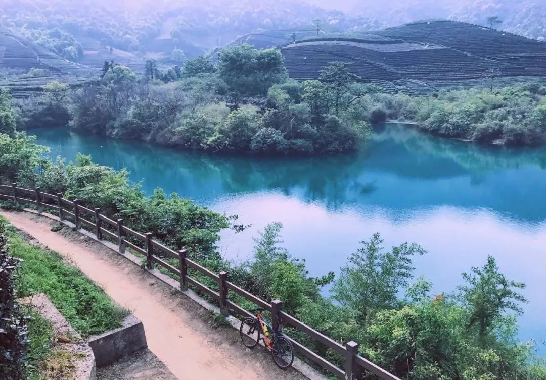 年底解压带你去这四个地方就够了rar