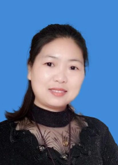 陈慧霞,女,九寨沟县人民医院挂职干部,2018年在"感动港区·年度人物"