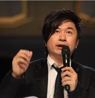 著名评委音乐才子黄舒骏做客苗阜笑谭