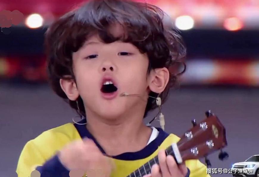 《三生三世》小阿离,9岁的张艺翰又长个,快帅成小偶像了_张艺瀚