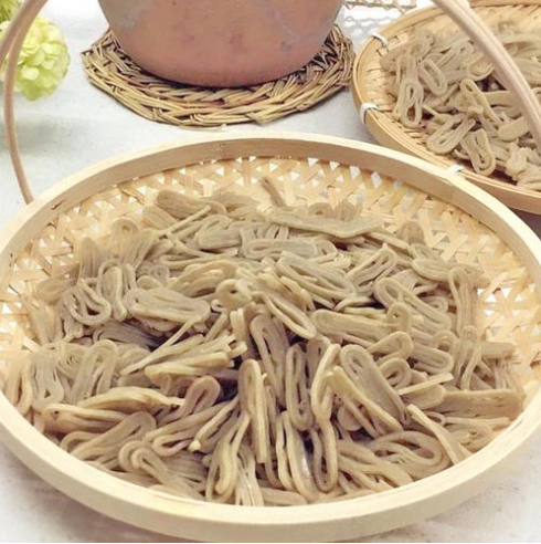 黄梅特产:条如银丝,越煮越清——黄梅鱼面