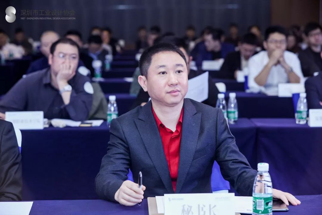 广东省工业设计协会会长胡启志,深圳市工业设计协会执行会长刘振,协会