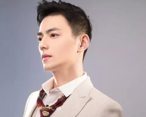 电竞霍建华为何喜欢梳侧背头听他说完理由女粉大呼失望了