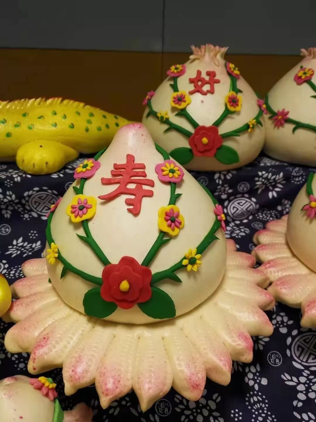 新品上市胶东寿包创意中式寿礼面点