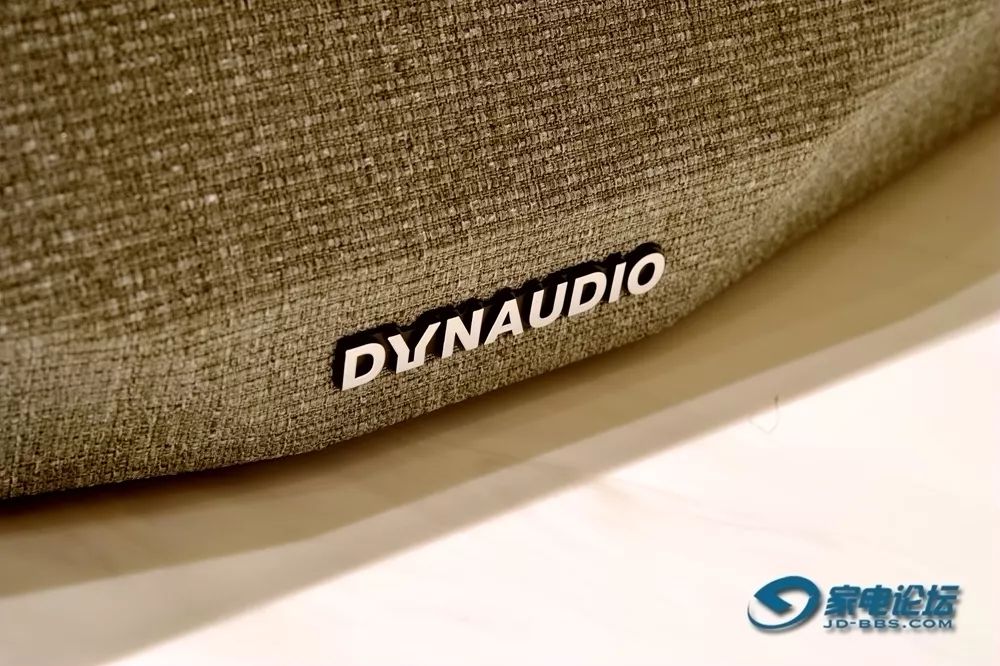 上面介绍的contour轮廓系列, xeo悠悦,focus焦点 xd 系列,emit意境