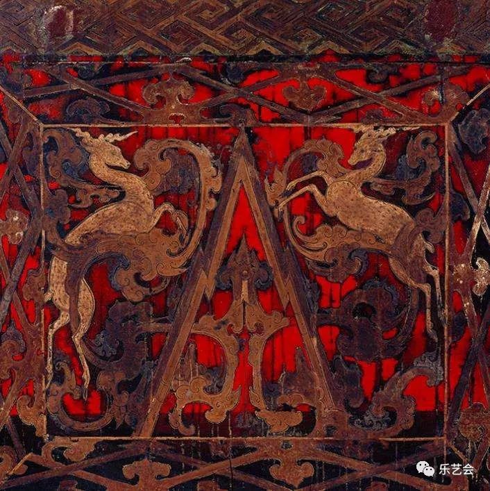 山字镜,因镜背纹饰中有"山"形主题纹饰而得名.