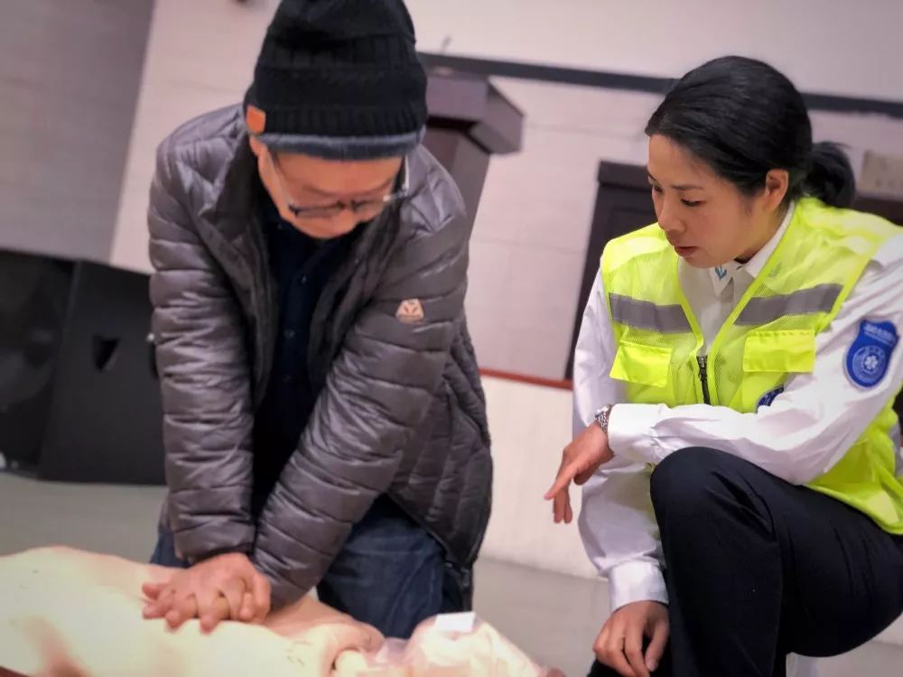 【润泽急救】心脏停跳,生命如何重启?我院救护师作客台州市民讲堂