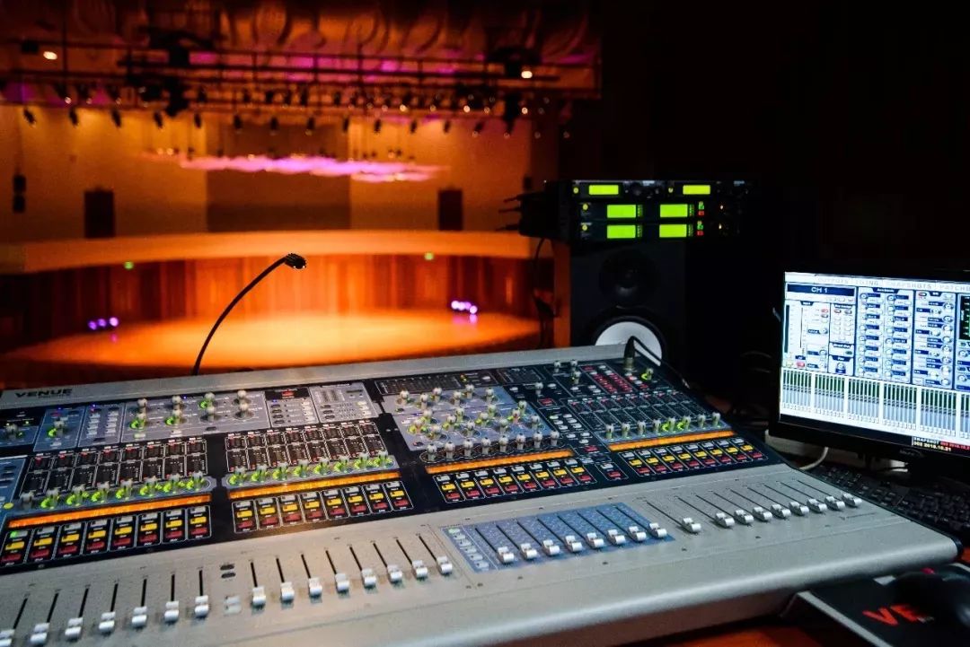 我叫江西艺术中心很高兴认识您