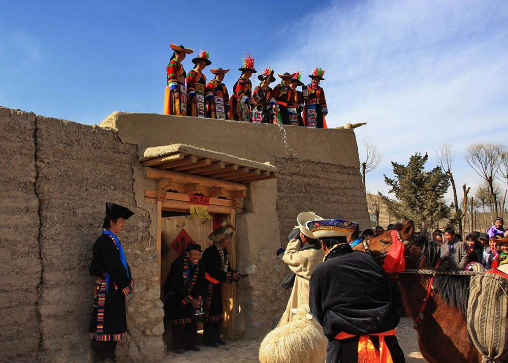 古老神秘的文化遗迹,风格迥异的民族风情是互助土族故土园最大的特色