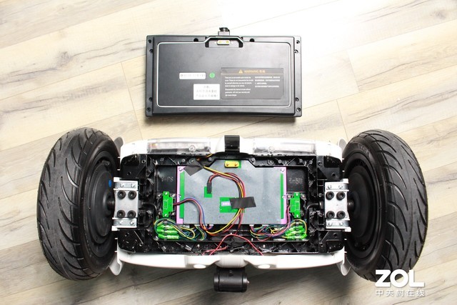 申燕cs-9991平衡车拆解申燕cs-9991平衡车的内部拆解,感觉和领腾s12