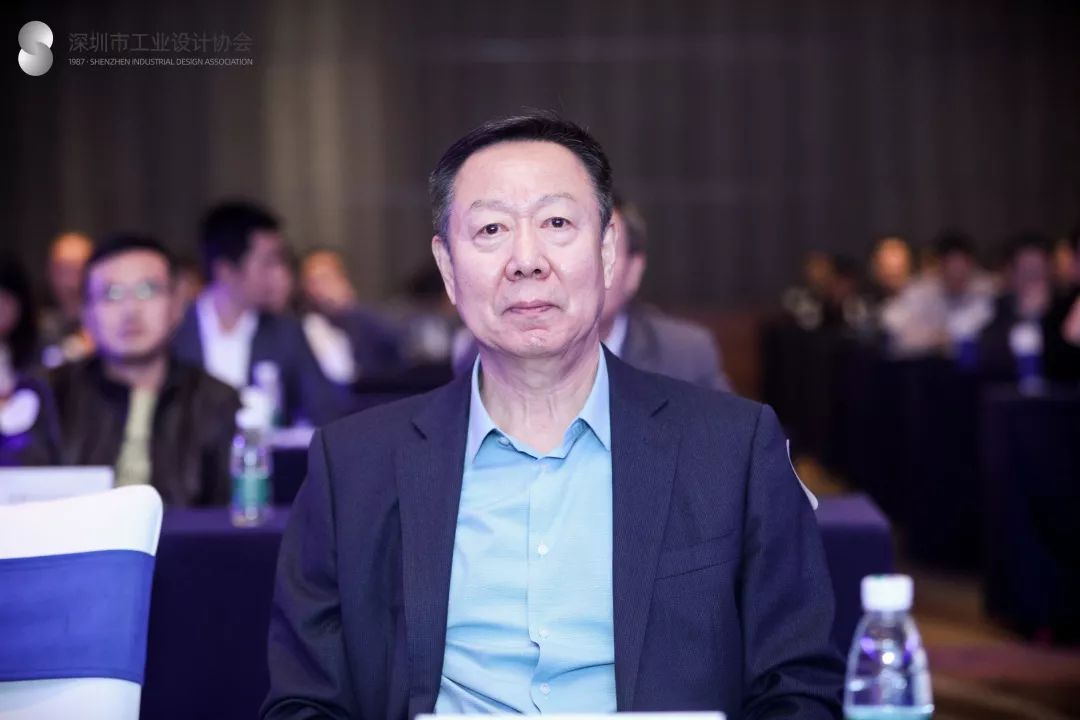 广东省工业设计协会会长胡启志,深圳市工业设计协会执行会长刘振,协会