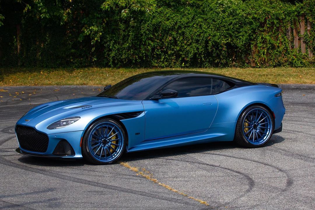 浑"蓝"天成的阿斯顿·马丁dbs superleggera