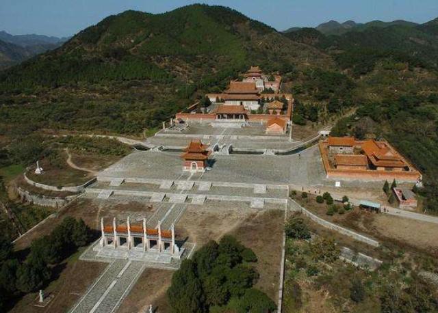 连嘉庆皇帝的陵墓都敢修成豆腐渣工程,刚建成五年就差点塌了