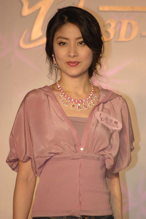 陈慧琳零下20登台表演冻出表情包面目狰狞