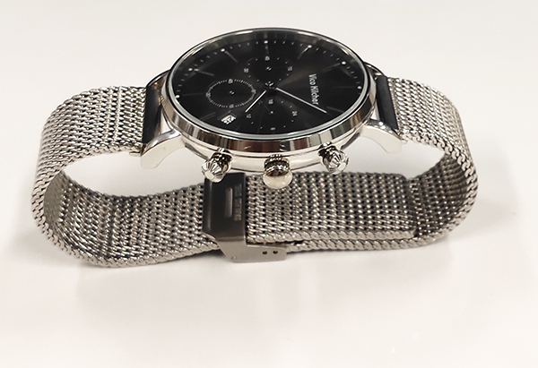 金属主义一款多功能时尚的vk男士手表适合成熟又有冒险精神的你