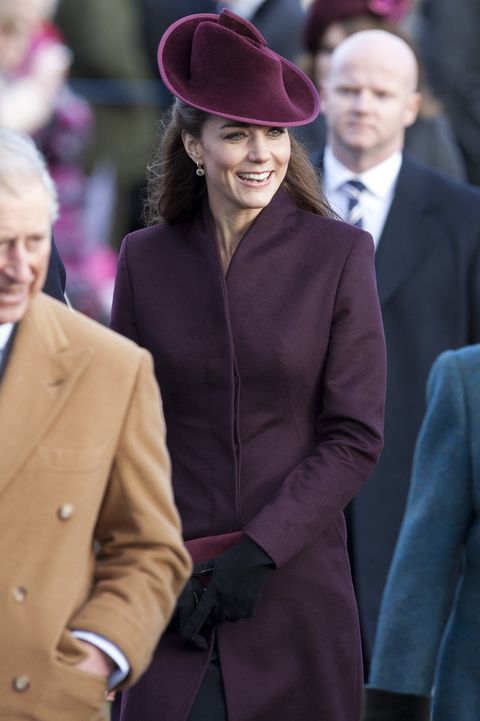 英国皇室风格代表凯特王妃亲身示范圣诞跨年派对的成熟好品味穿搭教科