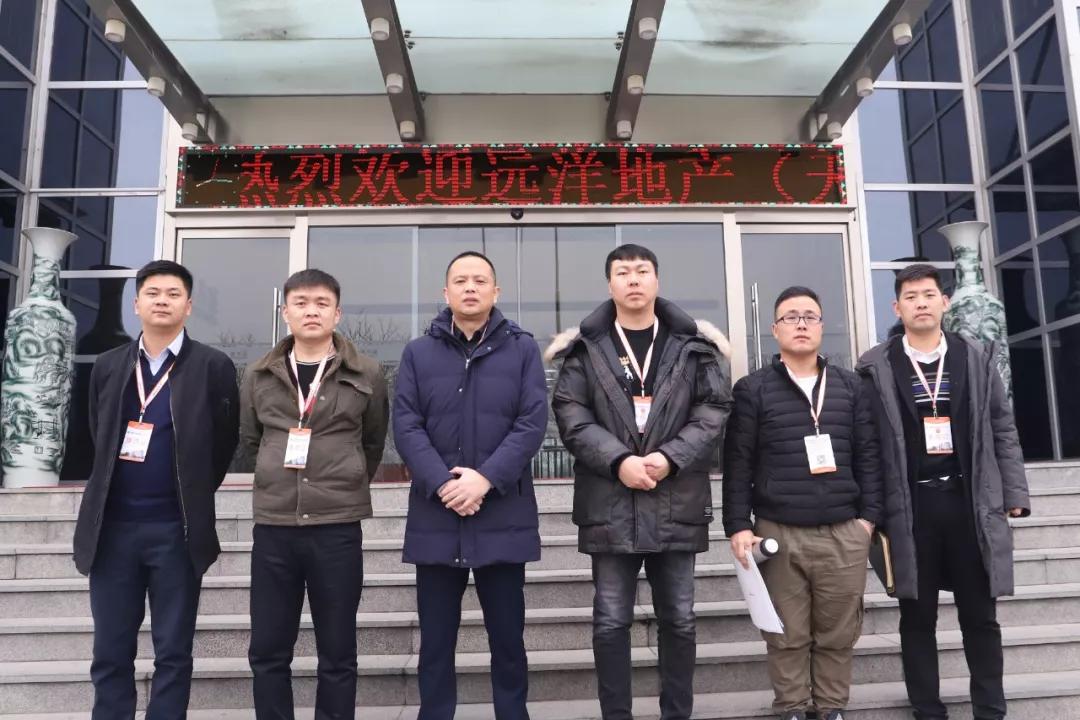 客户管理经理范培戊,销售经理韩根友等人对客户的到访表示诚挚欢迎