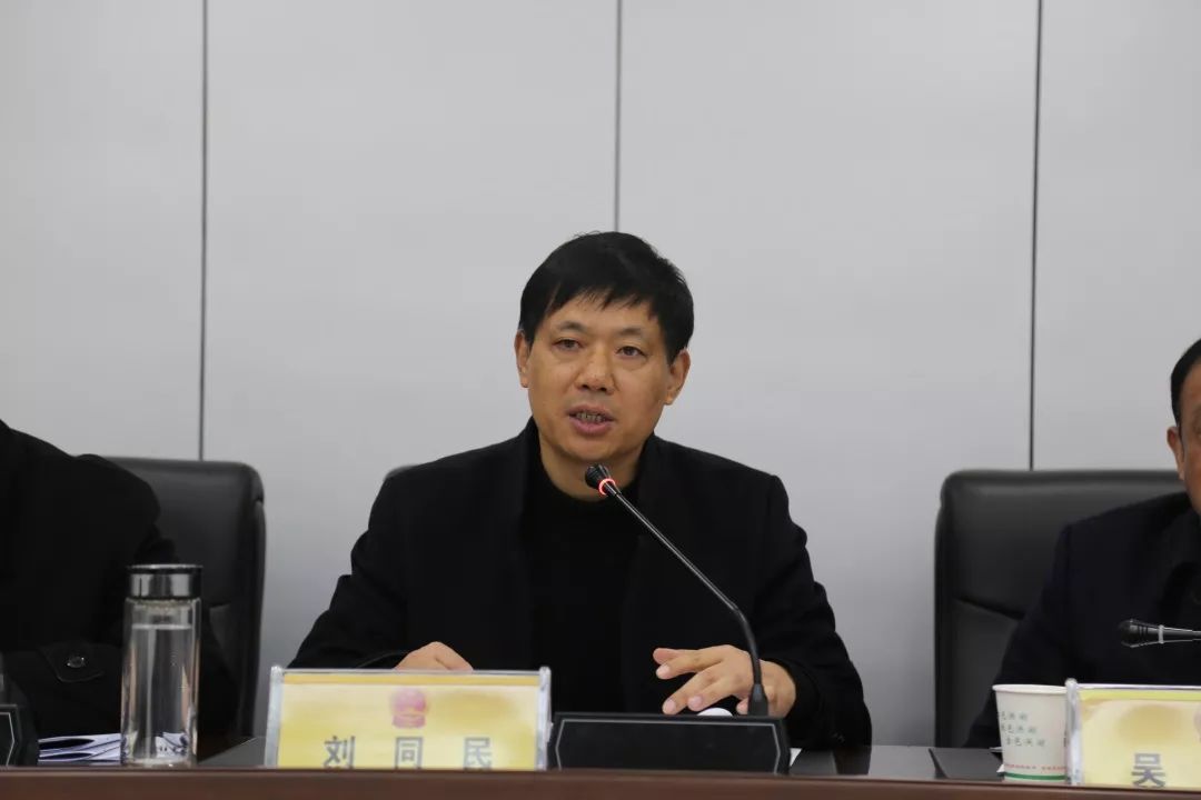 市八届人大第二十六次会议,市人大常委会副主任吴华清,夏大铭,李治平