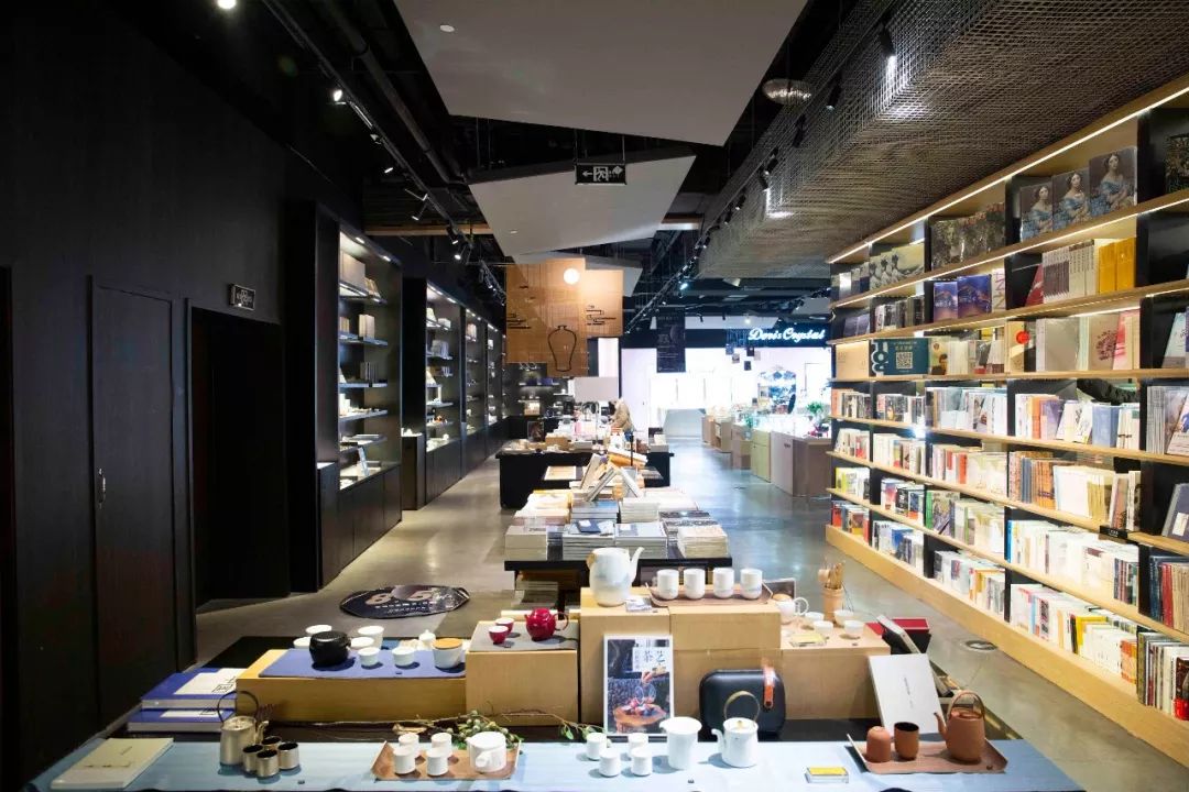 言几又成都ifs店三周年献给这座城市一个造梦空间