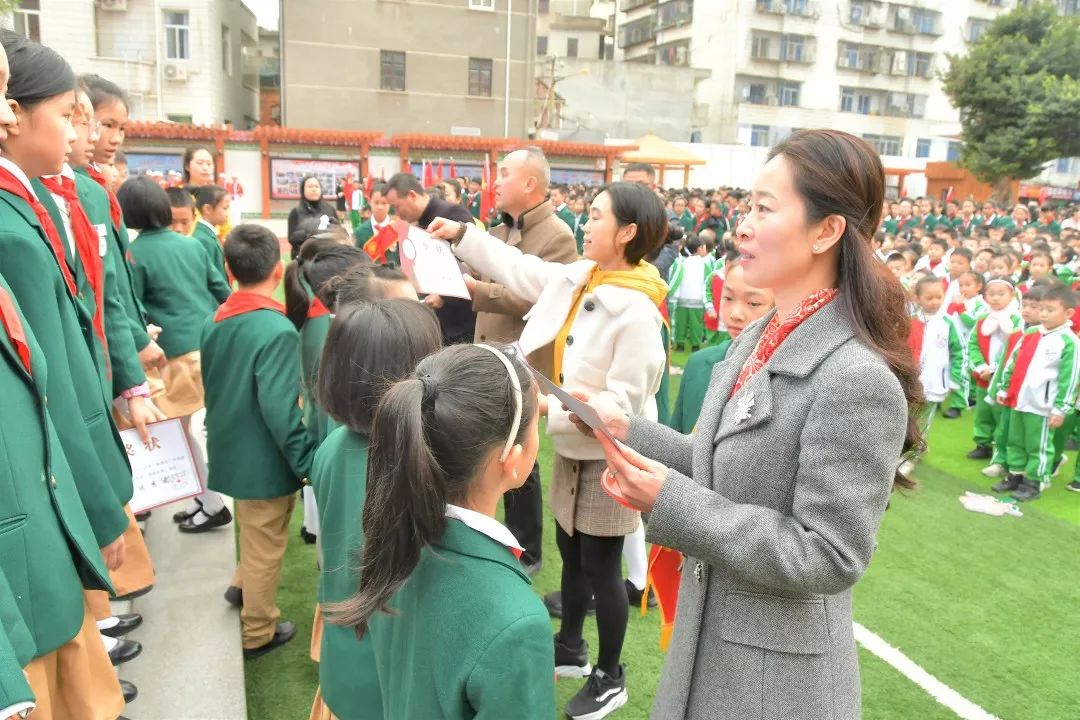 幸福成長校園有支天籟之音福清市實驗小學為福桑花合唱團舉行表彰活動