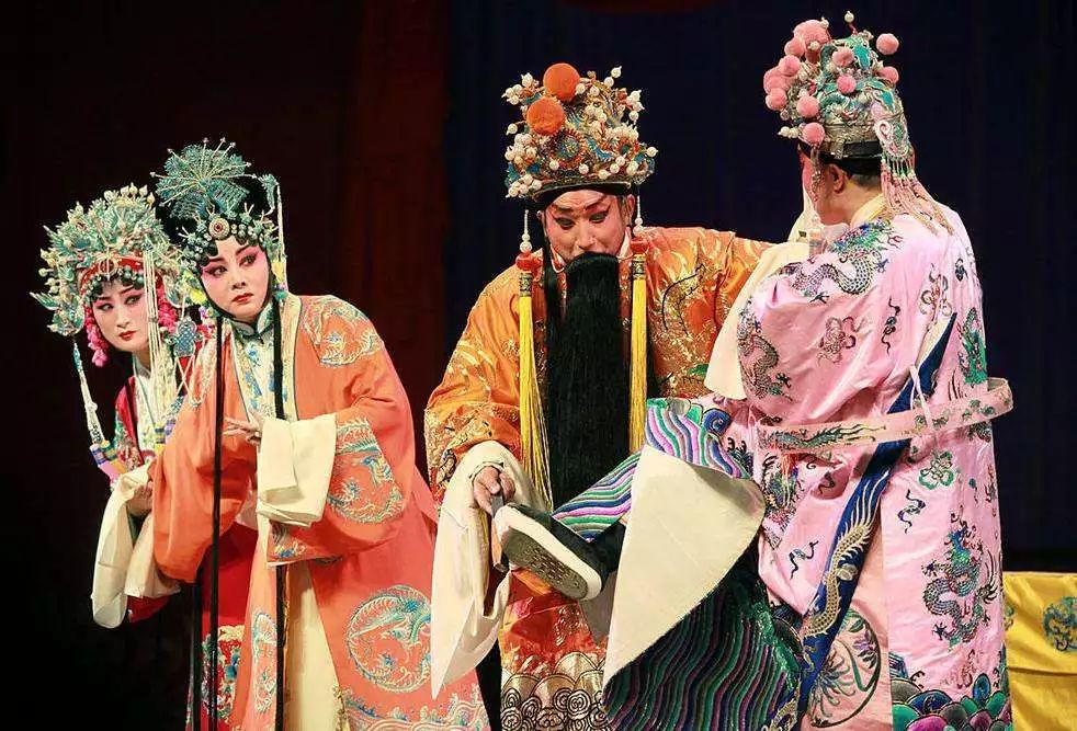 2014年春节,市剧团排演了秦腔传统剧《福寿图》;2015年春节,排演了