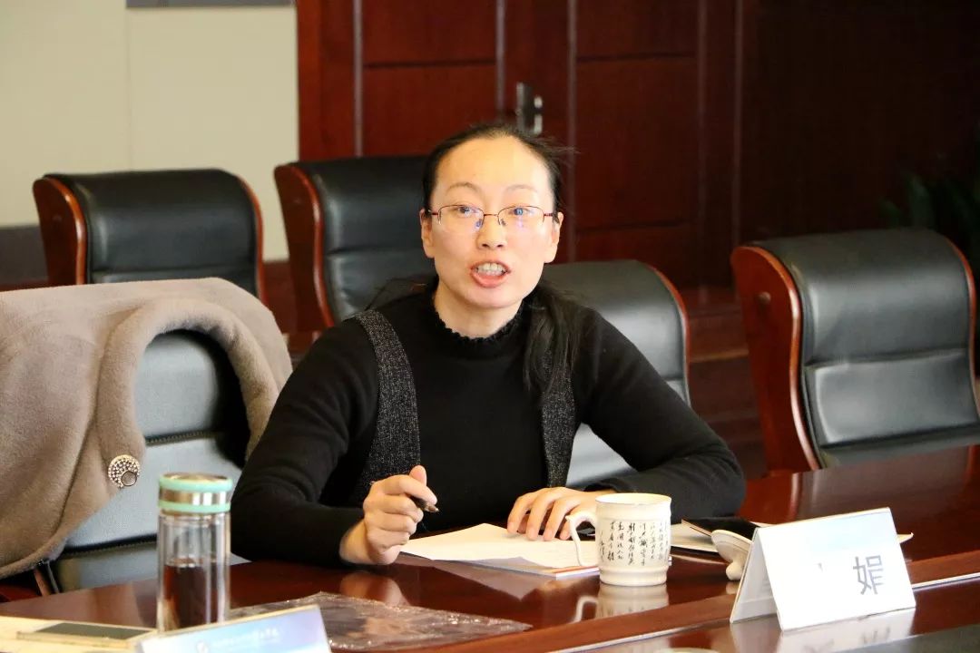 学校服装专业负责人吴娟介绍了学校服装留日专业的课程开设情况,三方