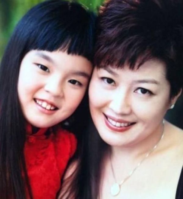 时候长相不佳,所以避免不了被不少网友言语攻击,这样不仅对女儿法图麦