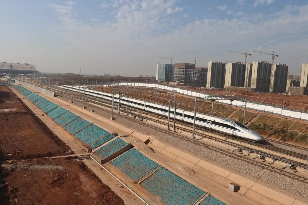 我们参建的昌赣客专黔张常铁路今日开通运营