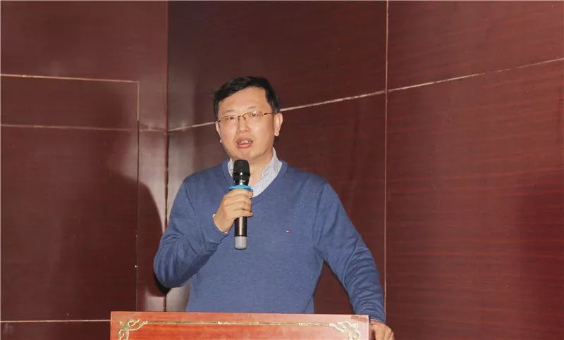 陕西省畜牧业协会常务副会长贾斌出席会议并作