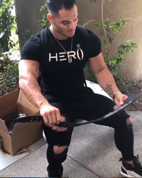 撸铁一辈子创业30年他做出了健身圈儿最好的腰带