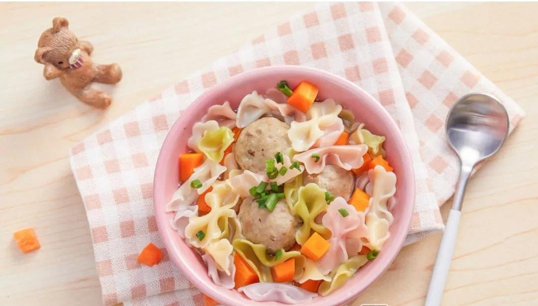 肉丸蝴蝶面:营养好吃更有趣!