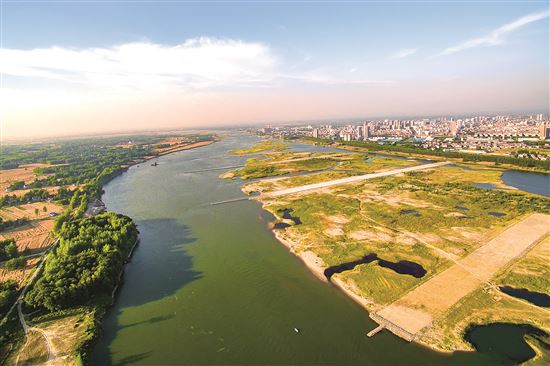 整治后的汉江航道.