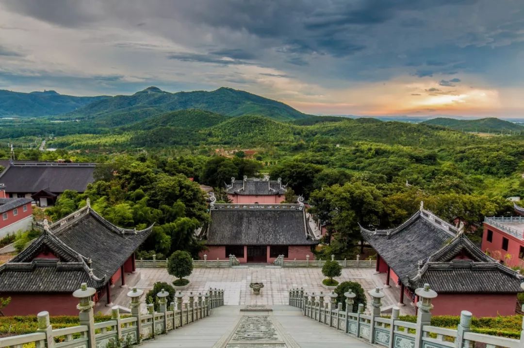 乾元观△乾元观坤道仙乐团山间的乾元观,元阳观,崇寿观,三清观道教