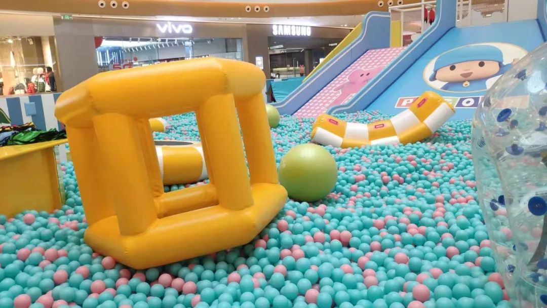 让我们一起徜徉在彩色的梦幻世界来多奇妙儿童海洋球乐园撒欢吧~综上