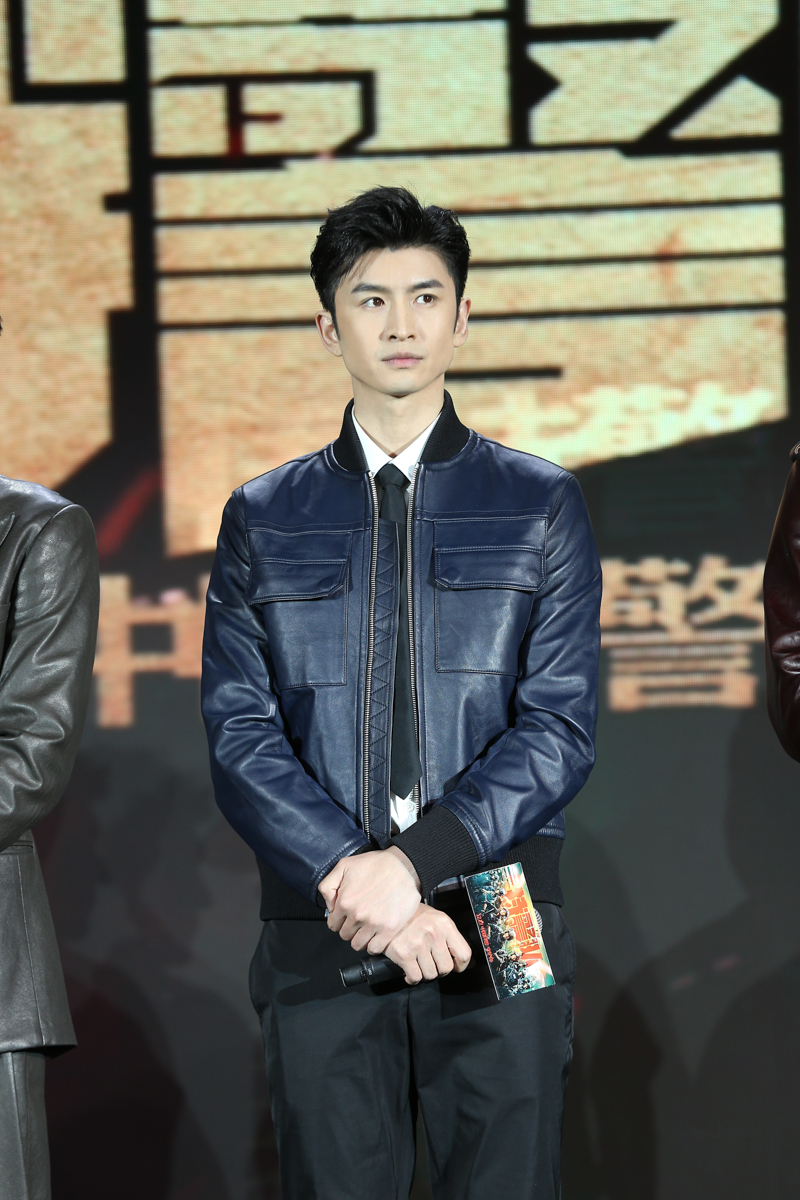 丁晟特警队里我特意拍了浴室戏让中国男人的阳刚之气溢满银幕