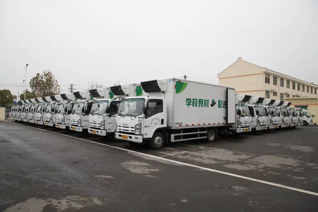 上午九点半,苏南学校食材配送有限公司的冷链车已经完成当天的配送