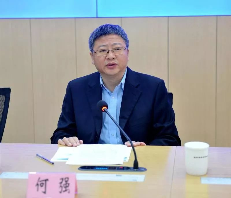 何强表示,福建省携号转网服务开局平稳,11月10日试运行,11月27日正式