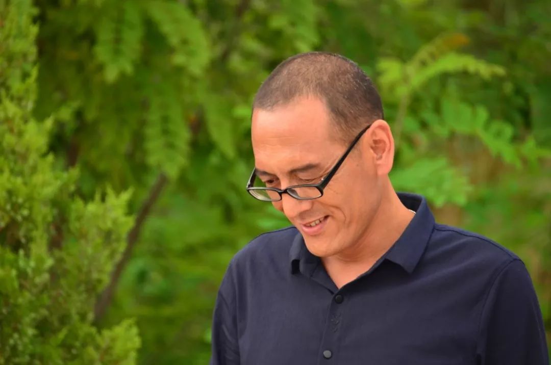 诵者简介:风流拥烟花,甘肃静宁县人,一个喜欢歌唱和诵读的中学教师,用