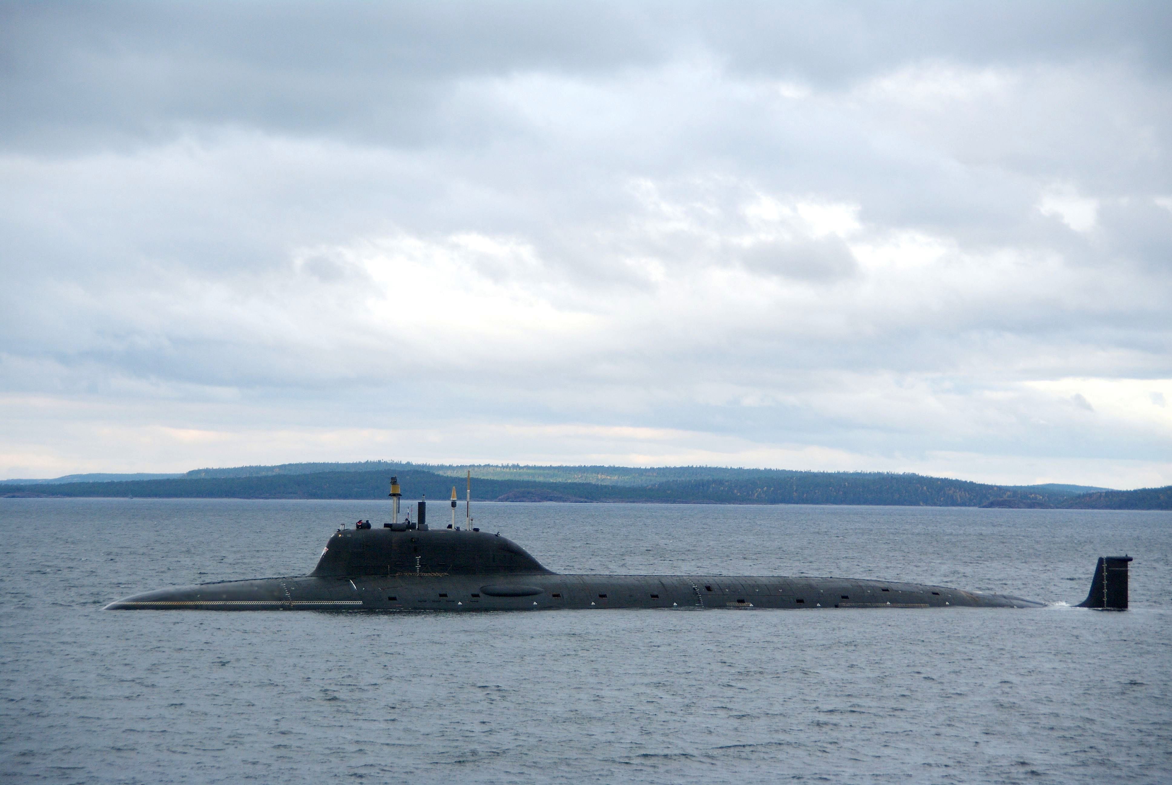 885m型核潜艇图片