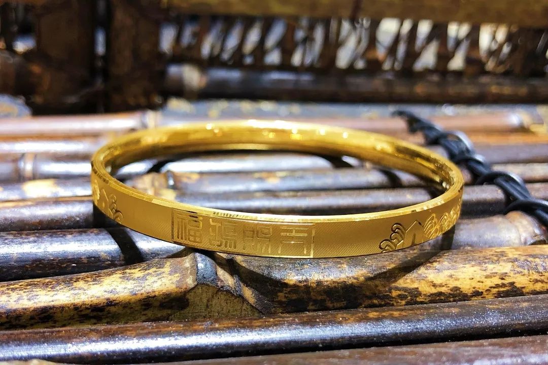 富德润珠宝黄金吉祥鼠带您开启跨年派对