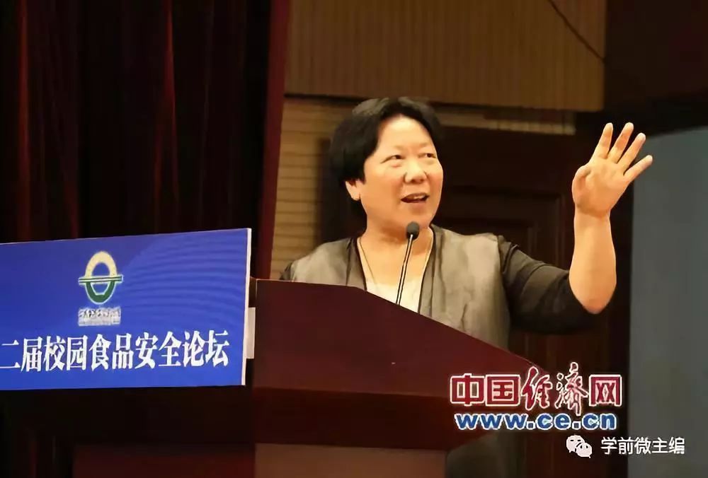 她是最早开通个人电台的河南幼儿园园长,《李萍有约》通过电波影响