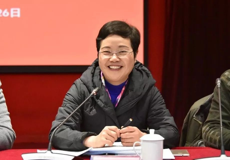 在其后的培训会上,区侨联还邀请了市侨联基层工作部部长杜洁作专题