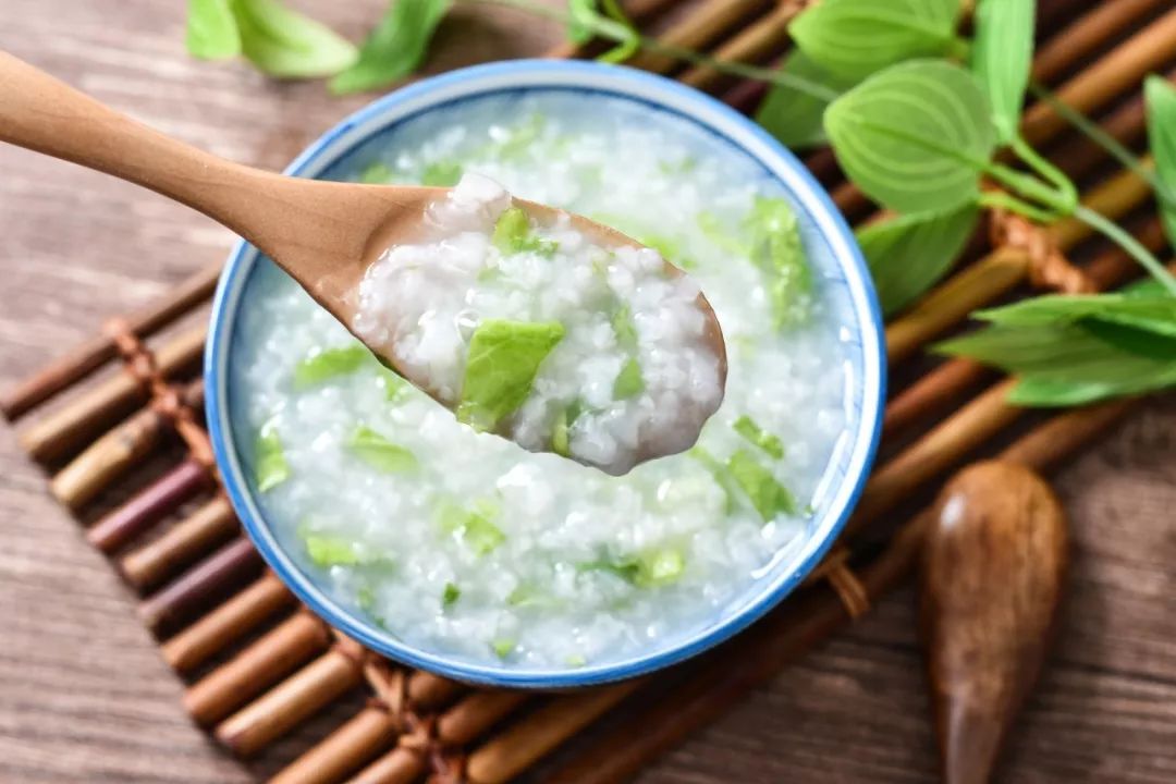 高中生经常熬夜,这6种食物对孩子眼睛好,一定要让孩子多吃!-迷途教育