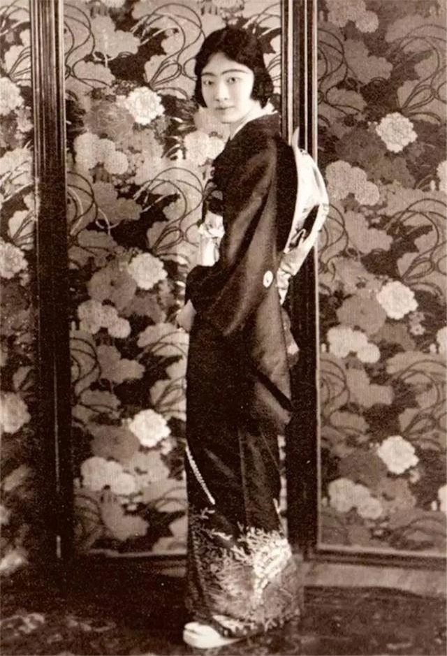 都说末代皇后婉容很美,现在就让大家一窥她的芳容_溥仪