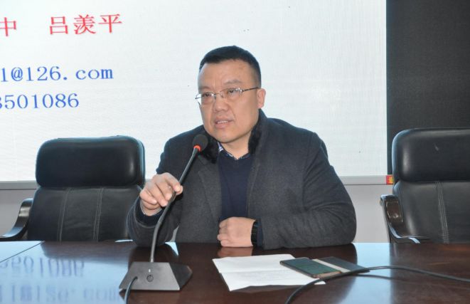 遂宁中学邀请山西忻州一中副校长吕羡平到校讲学讲了这些