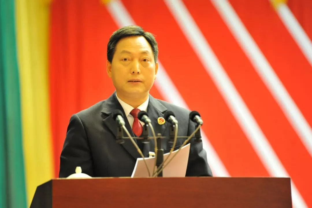 市人民检察院检察长余湘文作市人民检察院工作报告会议还听取了市中级